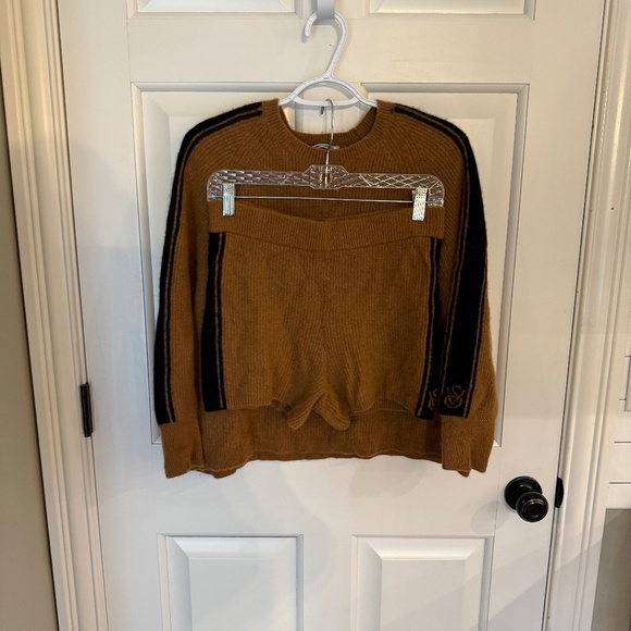 NEW Set Victorias Secret Luxury Butterscotch Cashmere Short Sweater 31202 - Picture 3 of 12